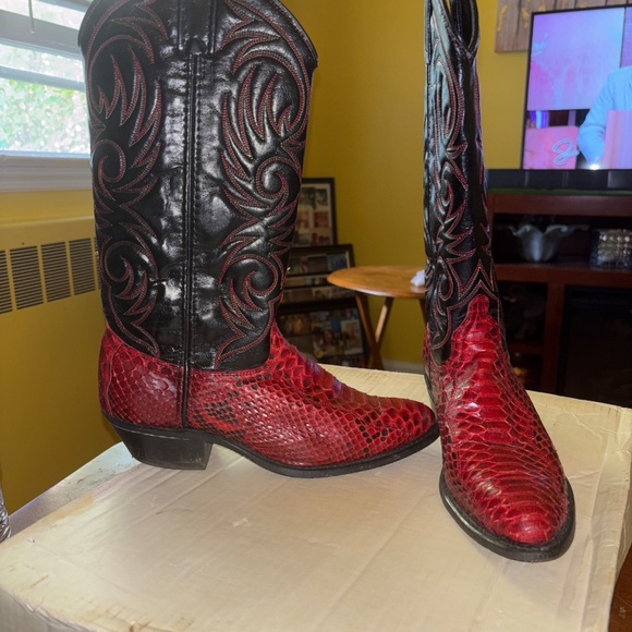 Vintage Red and Black authentic python snakeskin boots - Picture 3 of 6
